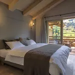 A Larze Hotel